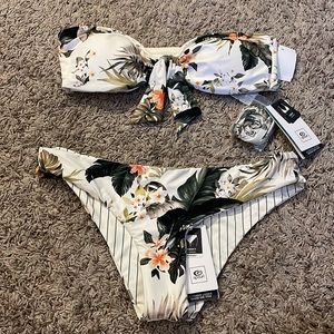 Rip Curl- On the Coast Cheeky Bandeau Reversible Bikini